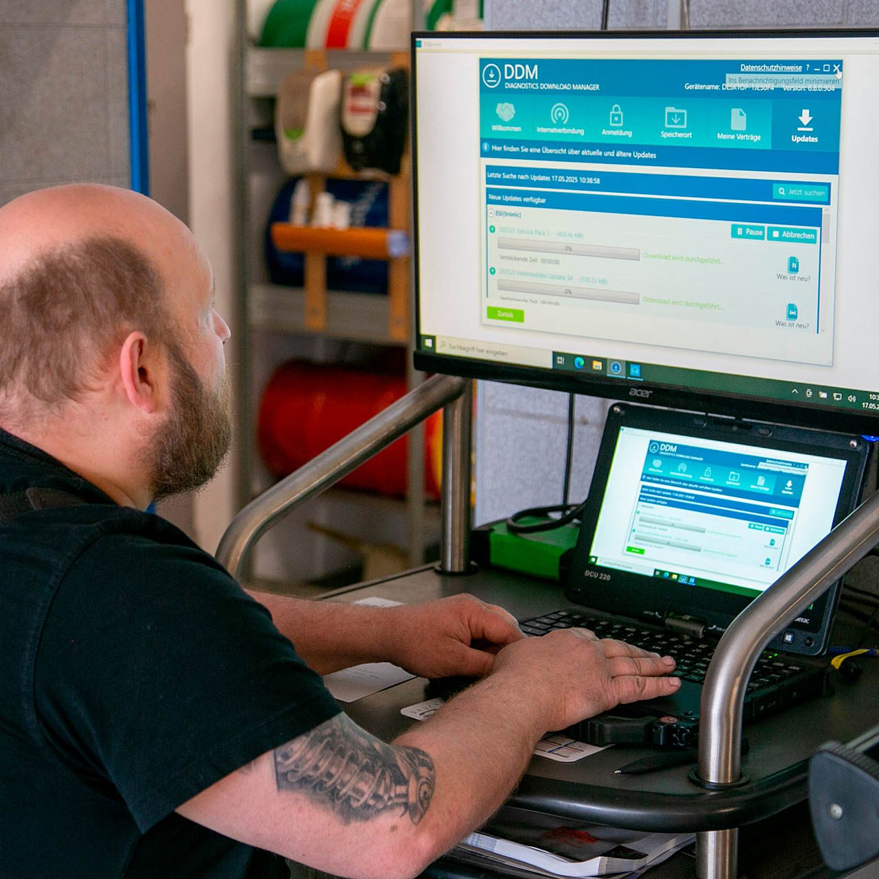 Diagnose - Werkstatt-Meister am Bildschirm