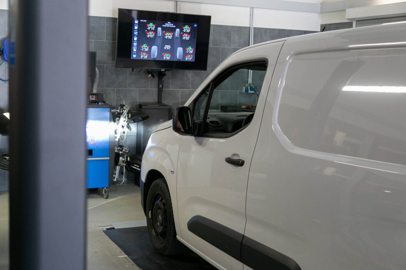 Transporter mit langem Radstand