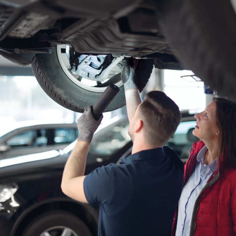 eAuot Check unter dem Fahrzeug